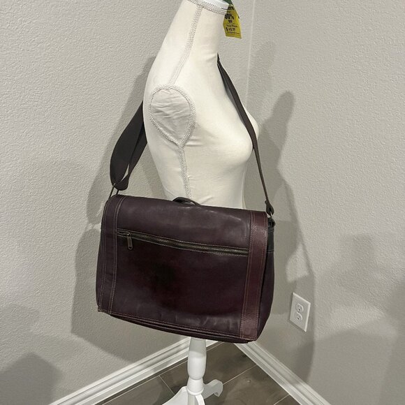 Leather Messenger Travel Bag With Padded Laptop Compartment - Picture 1 of 3